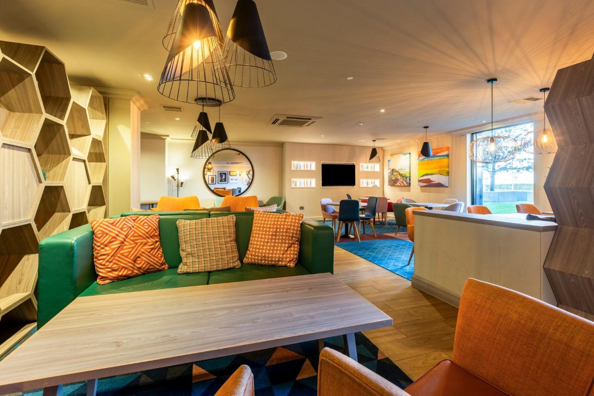 Holiday Inn - Glasgow Airport By Ihg Пейзли Екстериор снимка