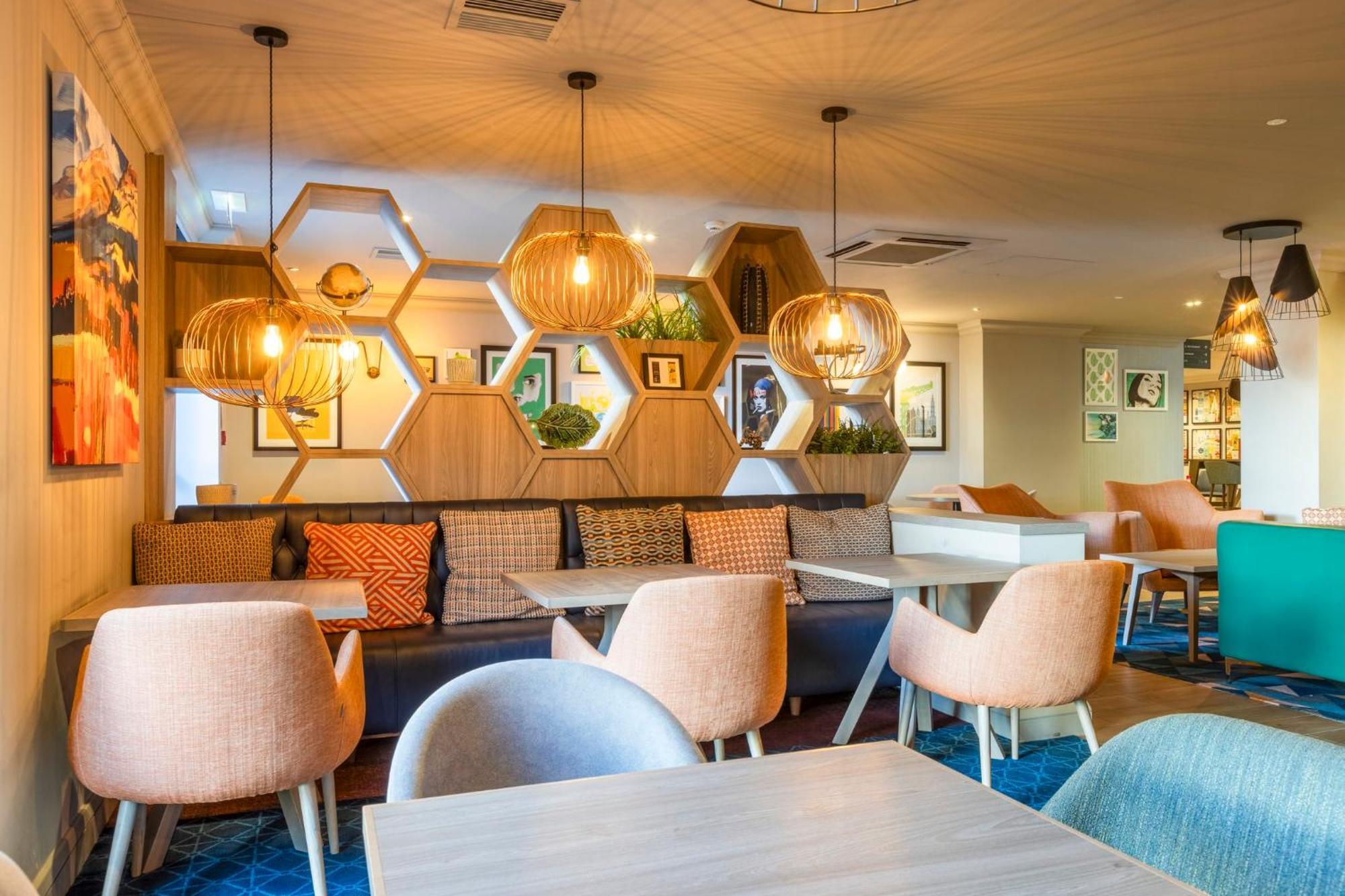 Holiday Inn - Glasgow Airport By Ihg Пейзли Екстериор снимка