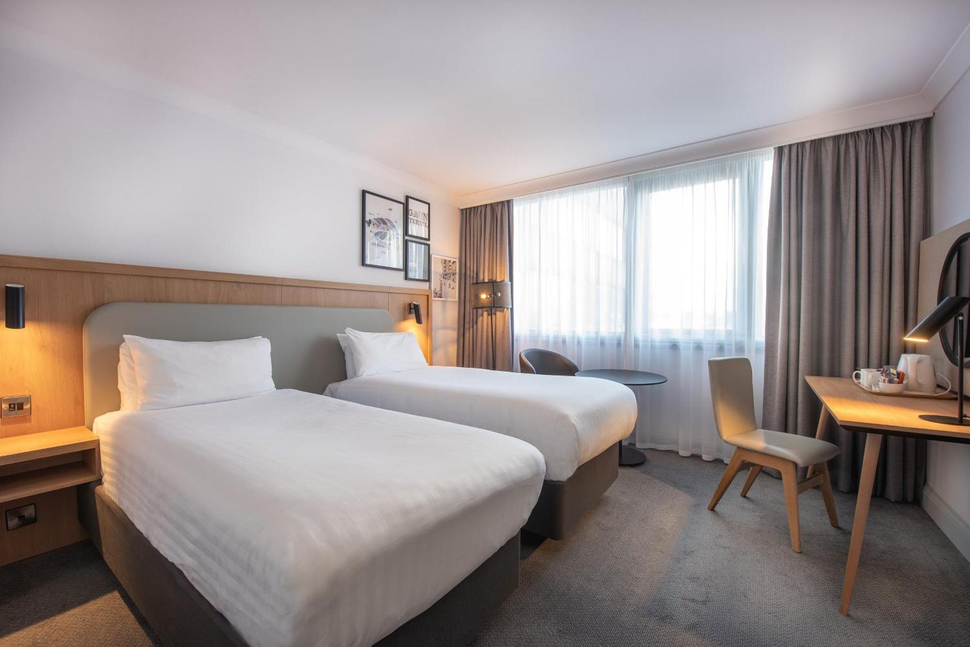 Holiday Inn - Glasgow Airport By Ihg Пейзли Екстериор снимка