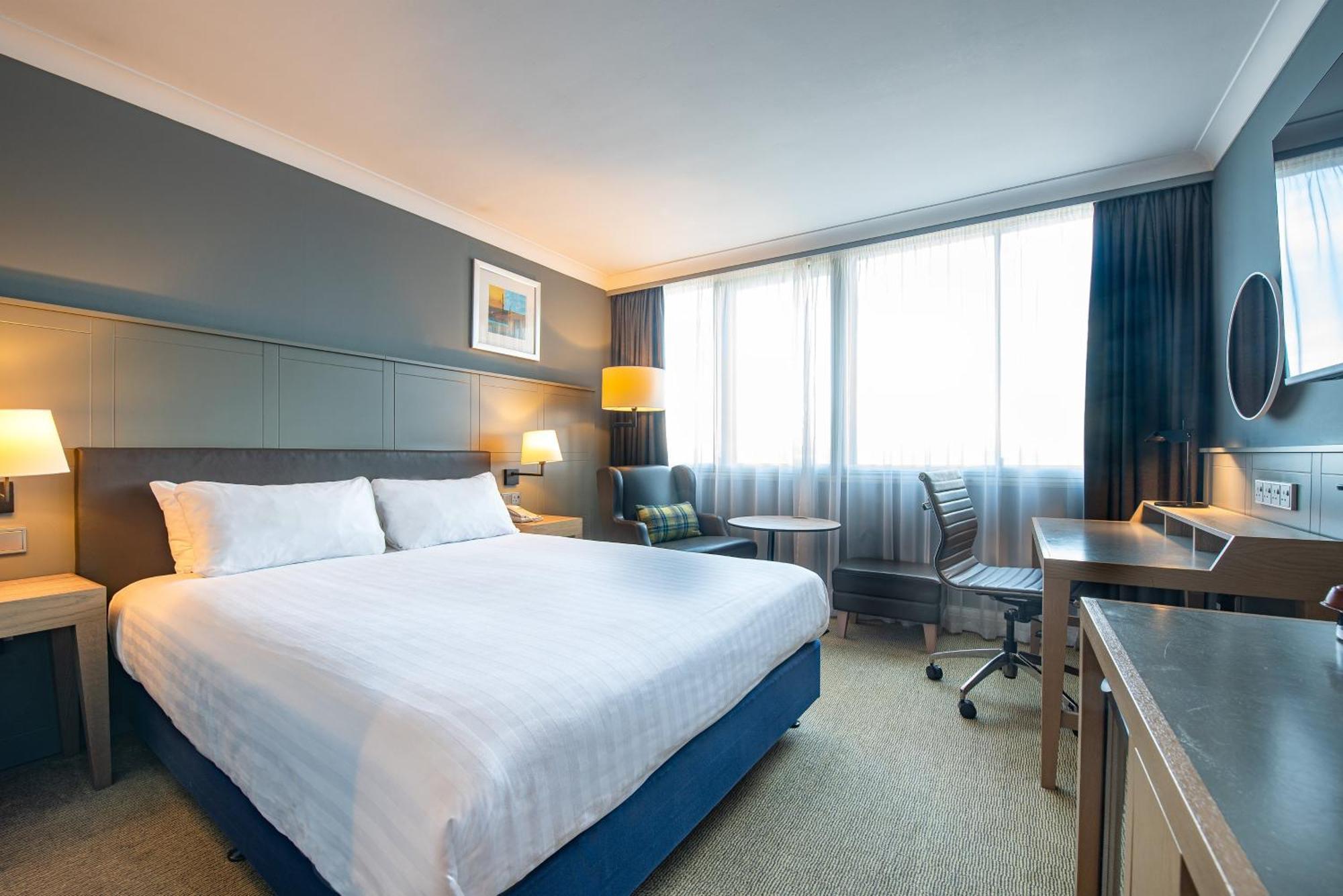 Holiday Inn - Glasgow Airport By Ihg Пейзли Екстериор снимка