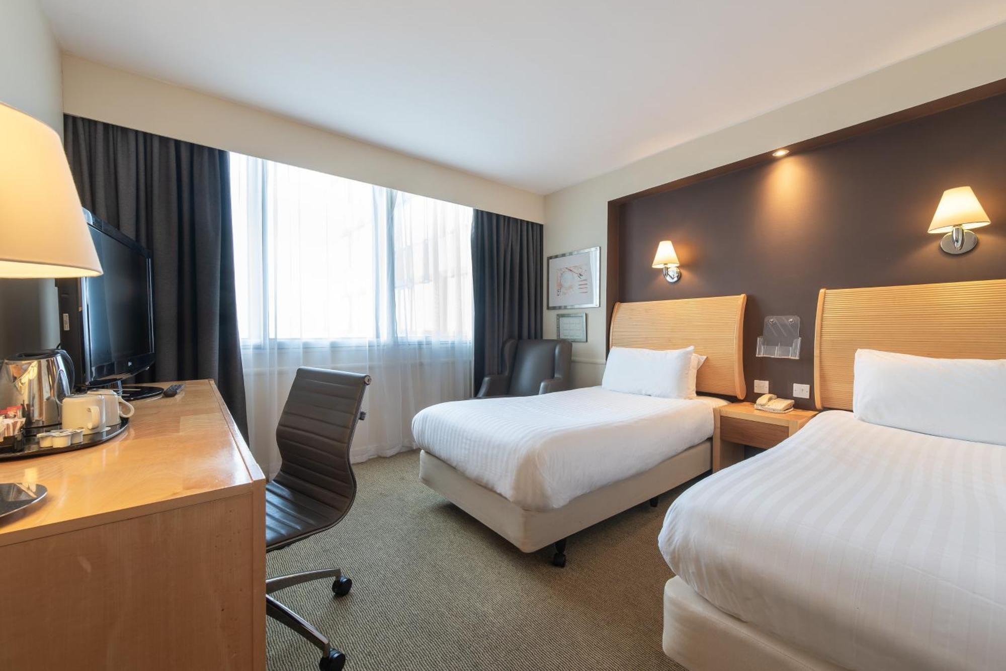 Holiday Inn - Glasgow Airport By Ihg Пейзли Екстериор снимка