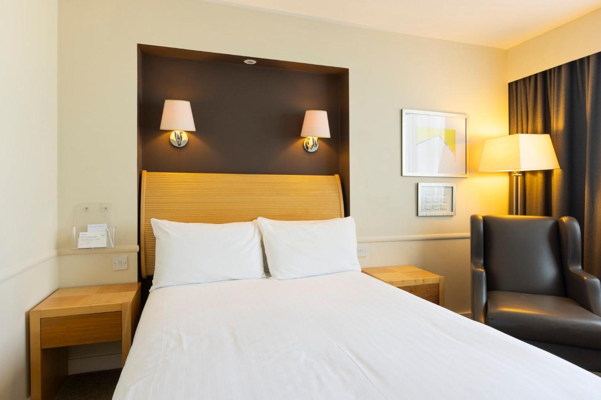 Holiday Inn - Glasgow Airport By Ihg Пейзли Екстериор снимка