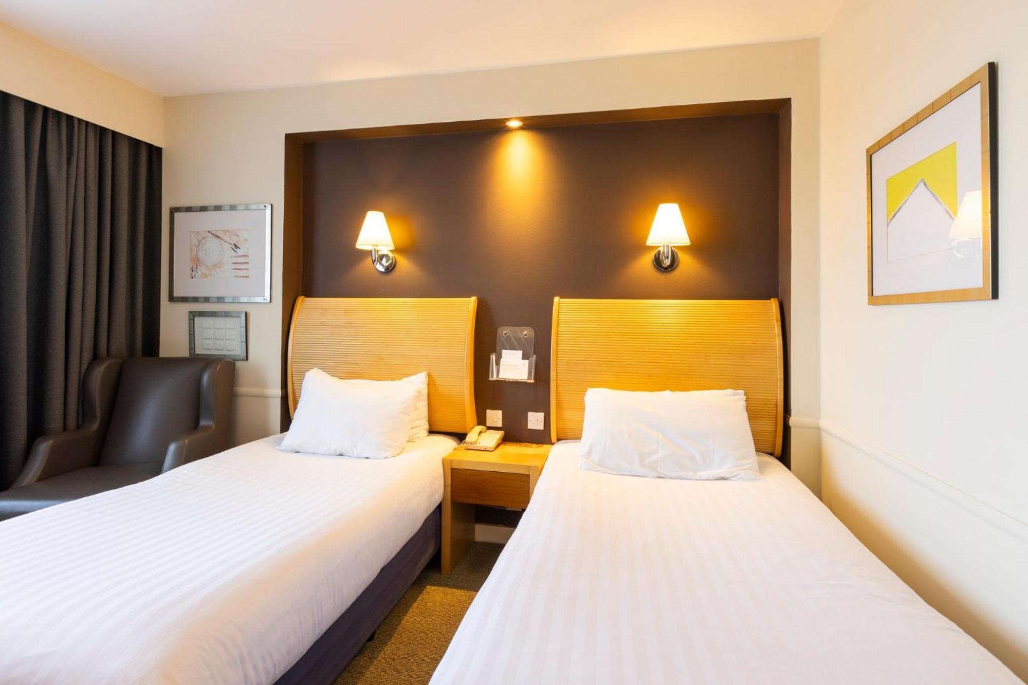 Holiday Inn - Glasgow Airport By Ihg Пейзли Екстериор снимка