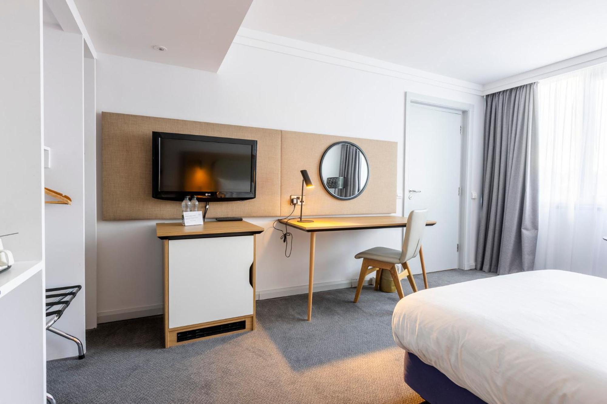 Holiday Inn - Glasgow Airport By Ihg Пейзли Екстериор снимка